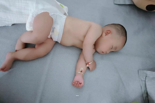 泗阳宝宝突然很多眼屎
